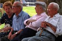  Ancianos en el parque.